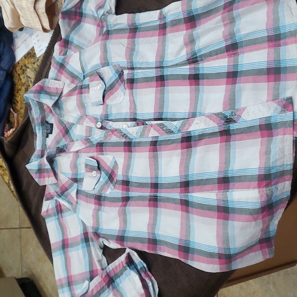 Women's button up shirt with fold up sleeves